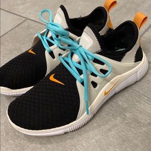 Nike Acalme women’s shoes